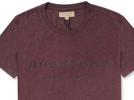 Burberry Logo Kaos Crewneck Kasual Warna Burgundy Gelap. 40601251 Purchase Burberry Logo Kaos Crewneck Kasual Warna Burgundy Gelap. 40601251