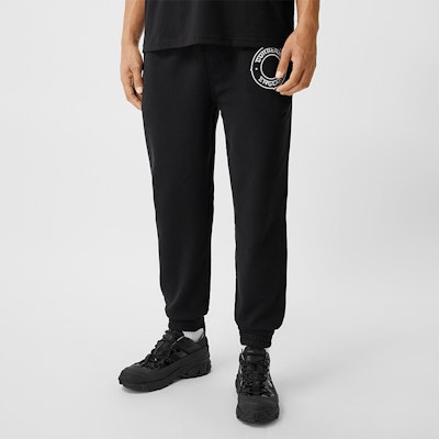 Burberry Logo 抽繩針織運動長褲 黑色 80345621 Shop Burberry Logo 抽繩針織運動長褲 黑色 80345621