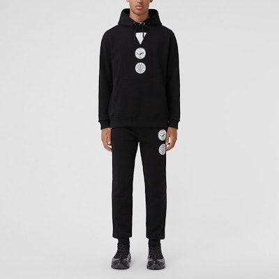 バーバリー ロゴ エンボス プリント スウェットシャツ メンズ ブラック. 80427261 Shop バーバリー ロゴ エンボス プリント スウェットシャツ メンズ ブラック. 80427261