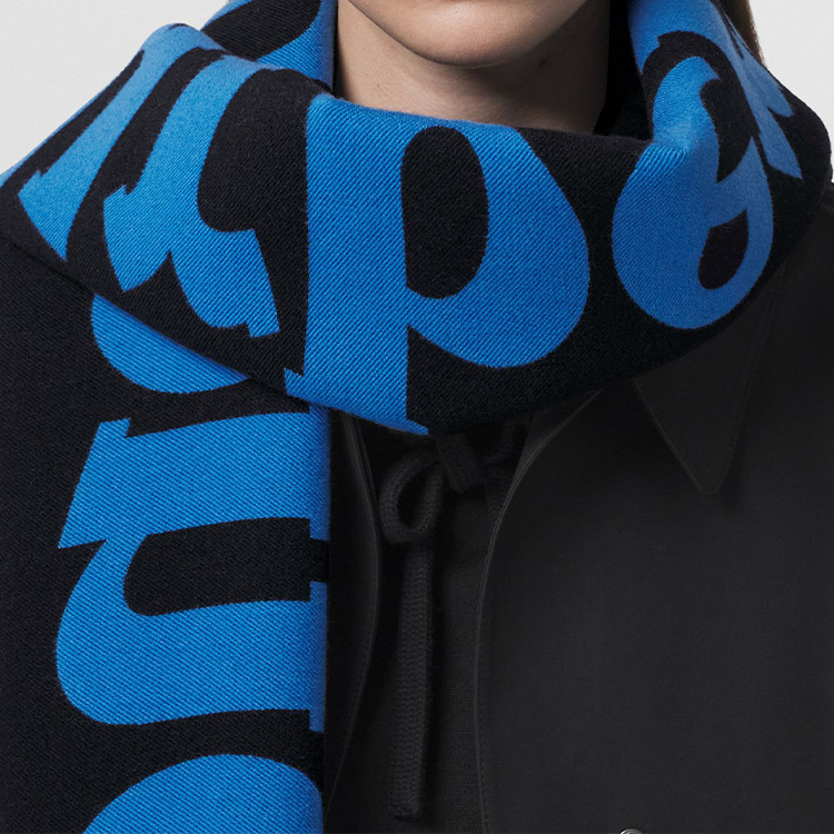 Burberry Logo Jacquard Scarf with Fringe Unisex Couple Style in Mid Blue. 80496611 圖 4