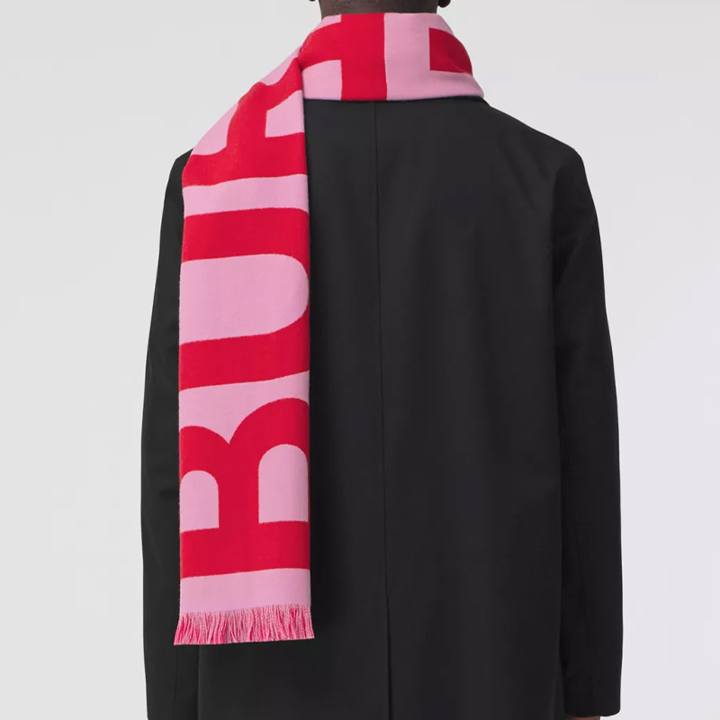 Burberry Logo Jacquard Wool Knit Scarf Unisex Couple Style 80463861 圖 4