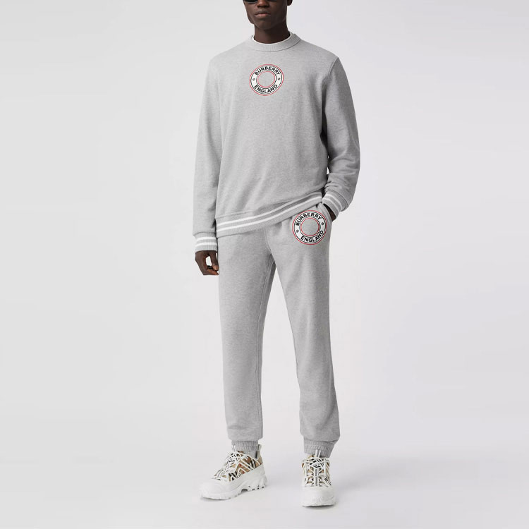 Lookbook 버버리 로고 패치 조거 팬츠 라이트 그레이 80370431