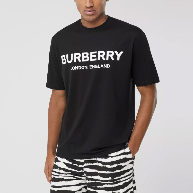 Lookbook Kaos Burberry Logo Print Unisex Katun Hitam 80094941