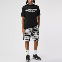Kaos Burberry Logo Print Unisex Katun Hitam 80094941 Details for Kaos Burberry Logo Print Unisex Katun Hitam 80094941