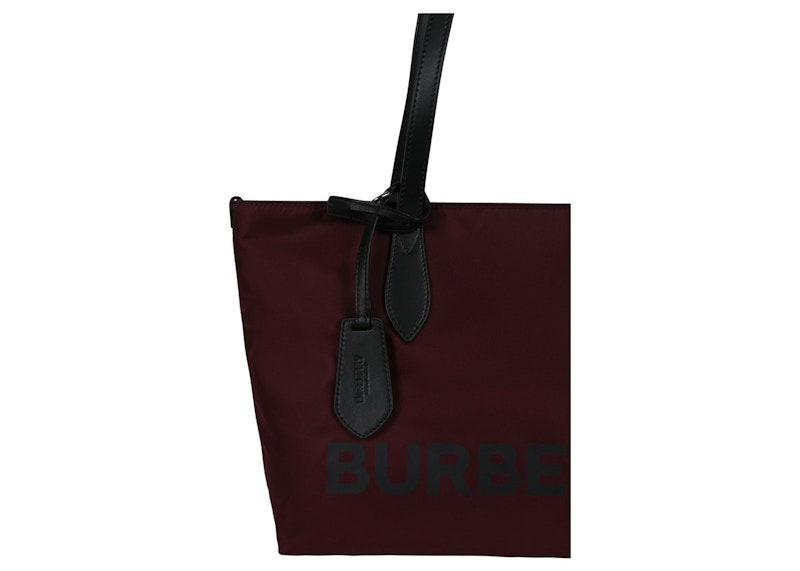 Lookbook Tas Logo Burberry Burgundy