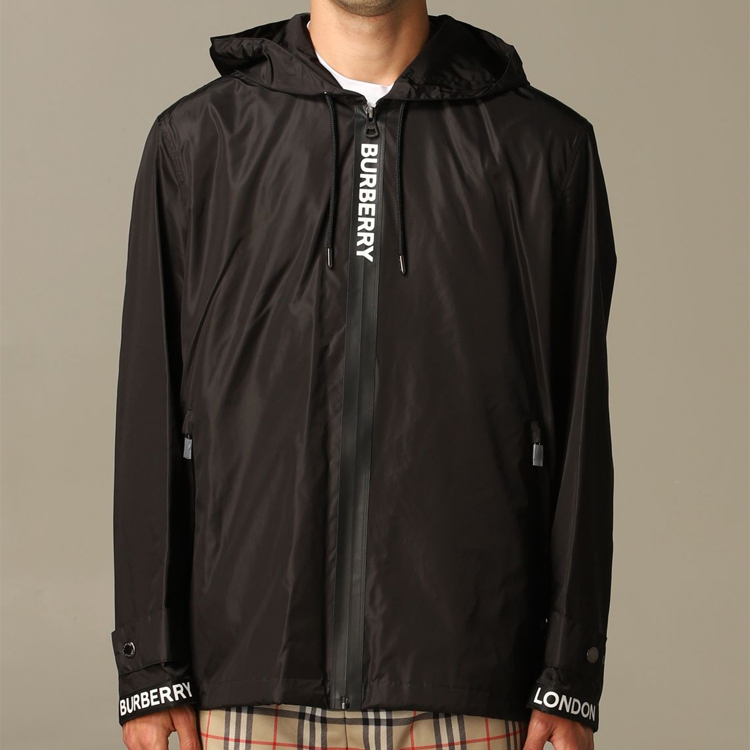 Burberry Logo Trim Zip Windbreaker Jacket for Men in Black 8027690-A1189 圖 3