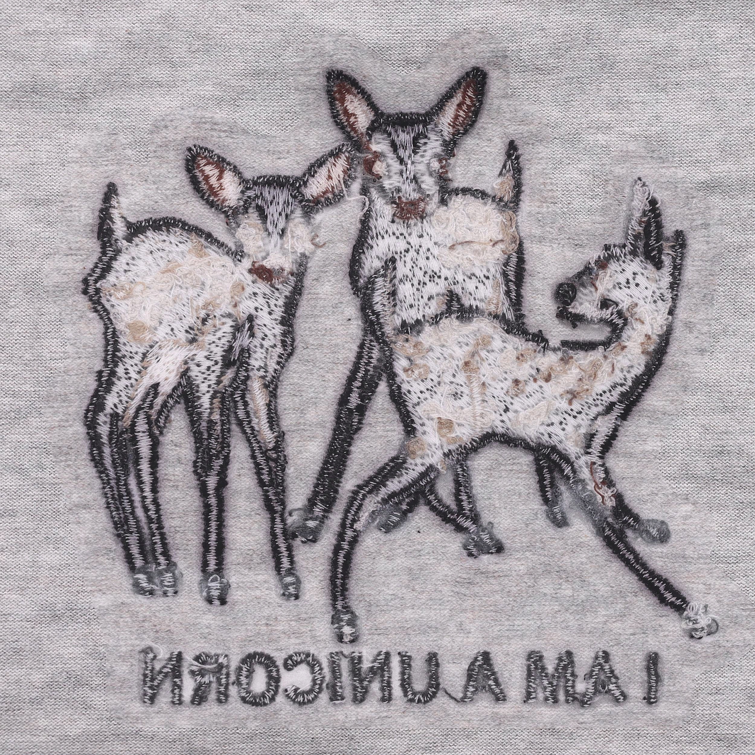 Burberry Loose Fit Grey Tee with Embroidered Deer Design 80441331 圖 6