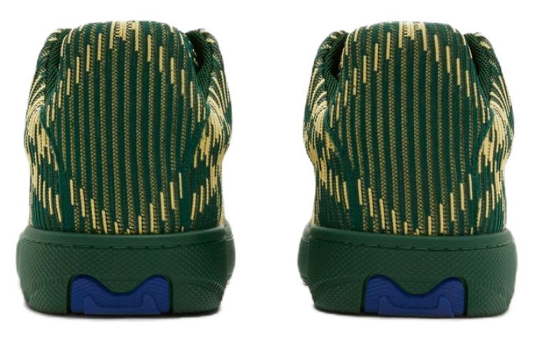 Shop Burberry Kasut Sneakers Low-Top 'Keselesaan Mudah Hijau' 80815861