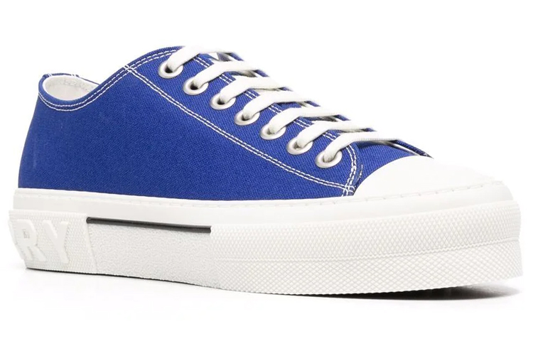 Lookbook Burberry Low Top Sneaker 'Biru Putih' 8049627