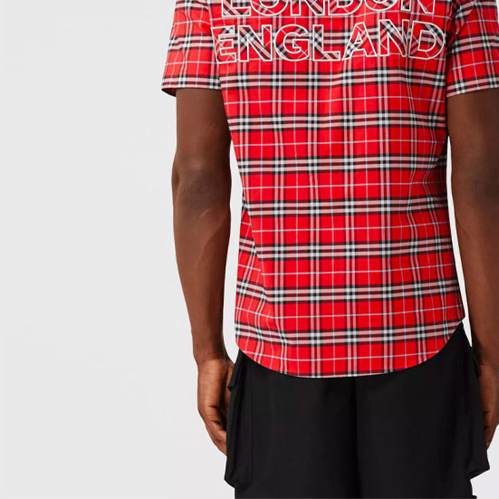 Burberry Male Check Short-Sleeve Shirt with Logo Patch in Chili Red 80393061 圖 7