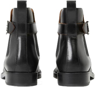博柏利 (Burberry) 經典花押字圖案皮革切爾西靴 黑色 Purchase 博柏利 (Burberry) 經典花押字圖案皮革切爾西靴 黑色