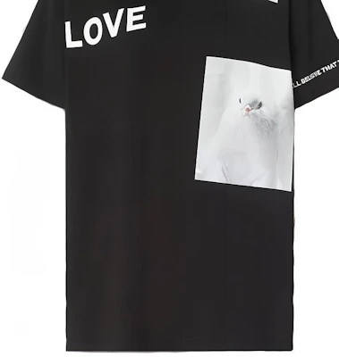 Burberry Kaos Oversized Katun Hitam Unisex dengan Cetak Montage 80307651 Sizing Burberry Kaos Oversized Katun Hitam Unisex dengan Cetak Montage 80307651