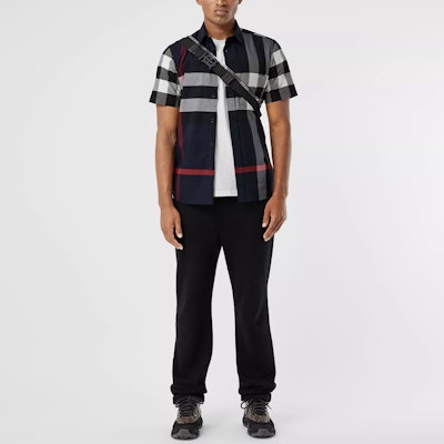 Kemeja Burberry Navy Blue Check Lengan Pendek Kancing Depan. 80208551 Shop Kemeja Burberry Navy Blue Check Lengan Pendek Kancing Depan. 80208551