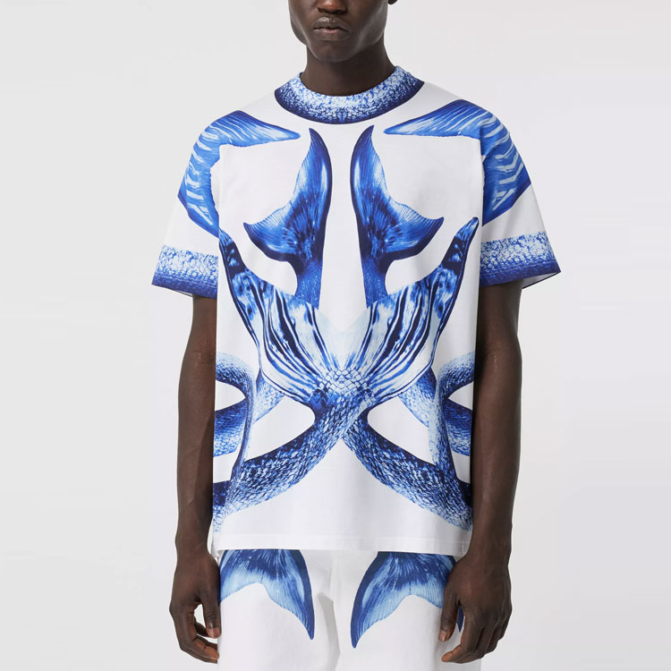 Purchase Burberry Kaos Cotton Longgar Navy Blue Motif Ekor Mermaid. 80406861