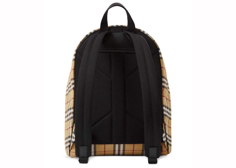 Lookbook Ransel Burberry Nylon Pola Vintage Archieve Beige