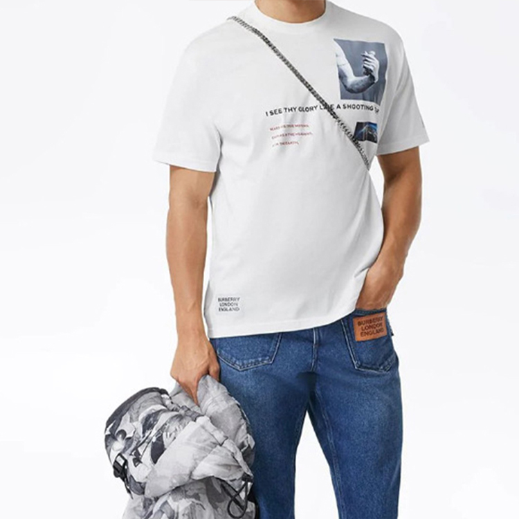 Shop Burberry Oversized Montage 白色寬鬆版T恤 8024733