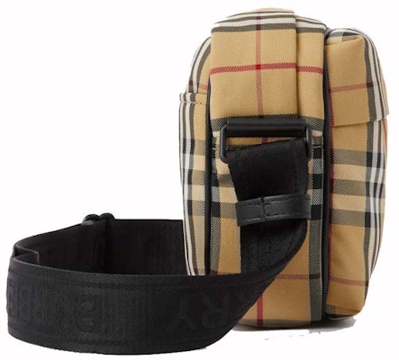 バーバリー パディバッグ アーカイブベージュ (8069760 A7026) Lookbook バーバリー パディバッグ アーカイブベージュ (8069760 A7026)