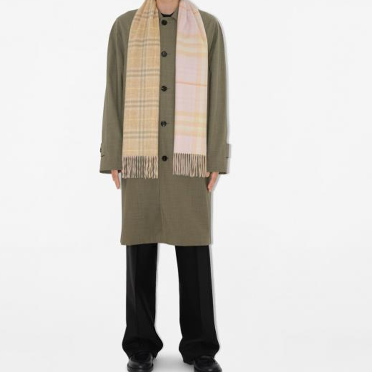 Shop Burberry 格紋羊絨圍巾 黃色 男女同款 情侶款式 80909511