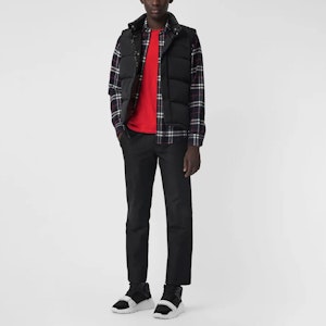 Burberry Baju-T Merah Kapas dengan Logo Kesatria Berkuda. 80024181 Details for Burberry Baju-T Merah Kapas dengan Logo Kesatria Berkuda. 80024181