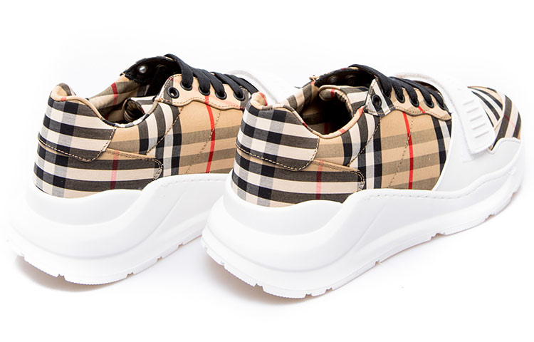 Shop 巴宝莉 Regis 男士 棕白格子魔术贴爸爸鞋 8046826