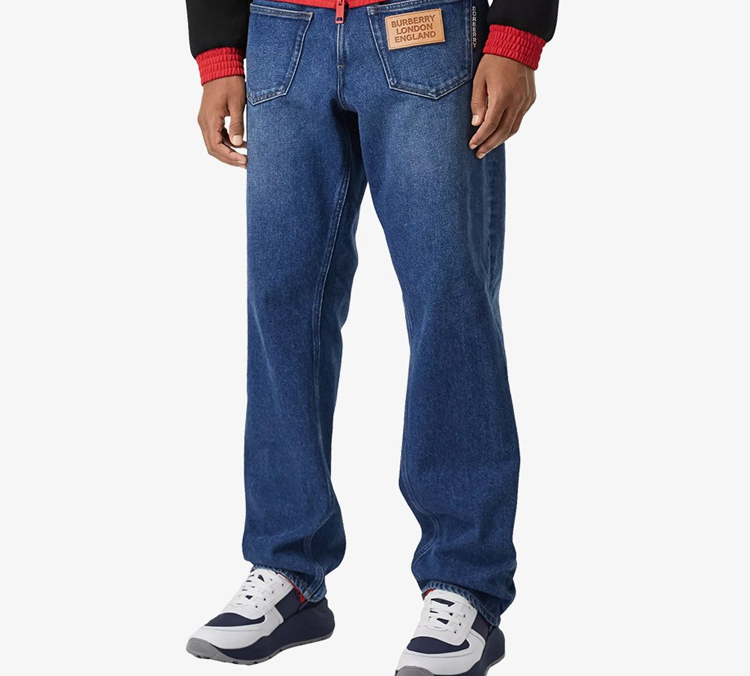 Lookbook Burberry Relaxed Fit Reconstructed Indigo Jeans 80253761