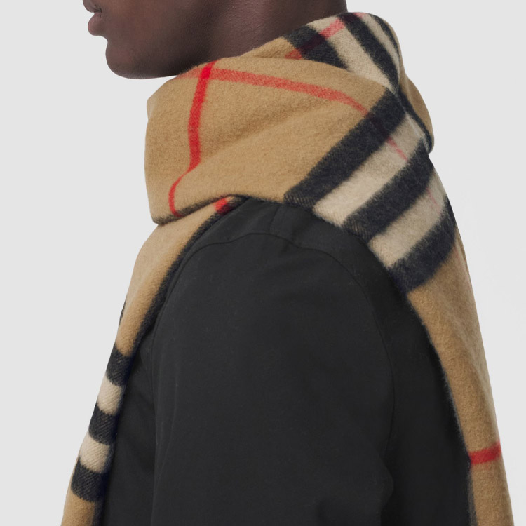 Burberry Reversible Check Monogram Cashmere Scarf Unisex Couple Beige. 80452381 圖 4