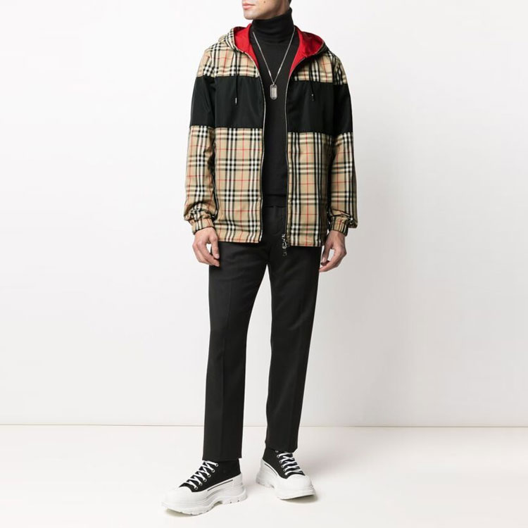 Burberry Reversible Classic Check Hooded Jacket in Archive Beige 80368941 圖 5