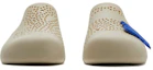 Shop Burberry Zueco de Goma 'Cuadro Beige' 80901601