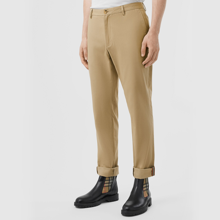 Lookbook Burberry Slim Fit Celana Khaki Kasual Katun Warna Polos Beige 8018703