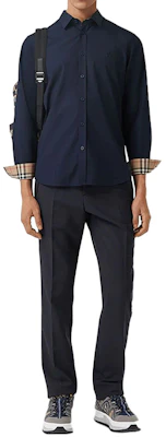 Burberry 修身格纹长袖衬衫 深蓝色带标志袖口 80323061 Shop Burberry 修身格纹长袖衬衫 深蓝色带标志袖口 80323061