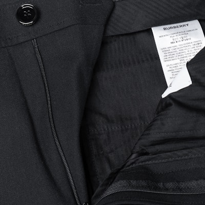 버버리 솔리드 블랙 버튼 디테일 스트레이트 레그 캐주얼 팬츠. 80508891 Purchase 버버리 솔리드 블랙 버튼 디테일 스트레이트 레그 캐주얼 팬츠. 80508891