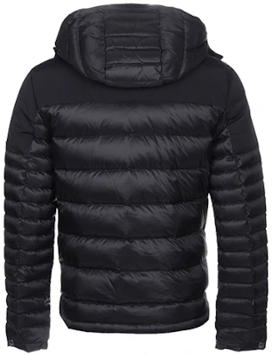 Burberry Jaket Tebal Hoodie Warna Solid Hitam. 39741491 Lookbook Burberry Jaket Tebal Hoodie Warna Solid Hitam. 39741491