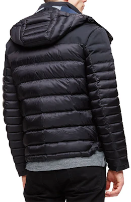 Burberry Jaket Tebal Hoodie Warna Solid Hitam. 39741491 Purchase Burberry Jaket Tebal Hoodie Warna Solid Hitam. 39741491