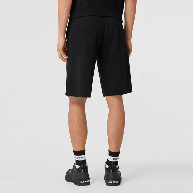 Shop Burberry 純色刺繡Logo休閒短褲 男款 黑色 80393021