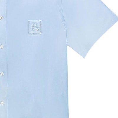 버버리 로고 자수 반팔 셔츠 남성용 라이트 블루 80618631 Cheap 버버리 로고 자수 반팔 셔츠 남성용 라이트 블루 80618631