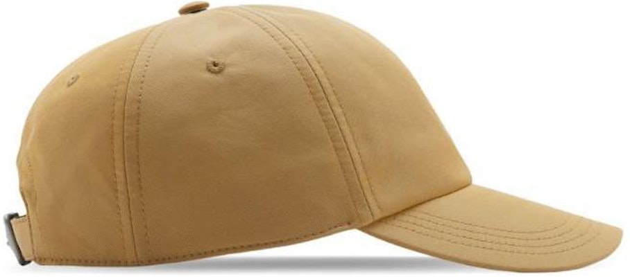 Burberry Solid Design Cotton Baseball Cap Unisex Couple Style in Khaki. 8089538 Lookbook Burberry Solid Design Cotton Baseball Cap Unisex Couple Style in Khaki. 8089538