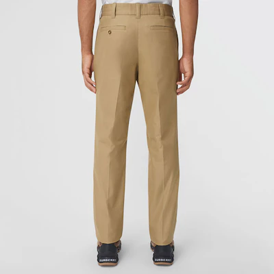 Burberry Celana Panjang Santai Lurus Coklat Walnut Pleated Mid-Rise. 80488791 Purchase Burberry Celana Panjang Santai Lurus Coklat Walnut Pleated Mid-Rise. 80488791