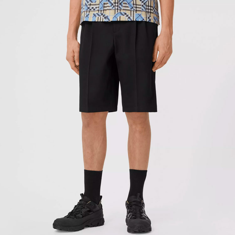 Burberry SS21 Black Wool Tailored Shorts with Back Pocket Logo. 80388531 圖 3