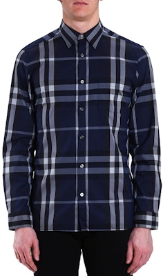 Burberry Kemeja Lengan Panjang Kotak SS21 Biru Tua 39544941 Lookbook Burberry Kemeja Lengan Panjang Kotak SS21 Biru Tua 39544941