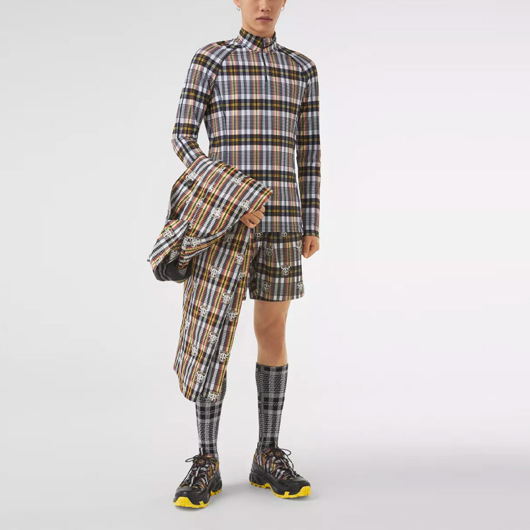 Lookbook 버버리 SS21 체크 프린트 지퍼 롱슬리브 티 마리골드 옐로우 유니섹스 80378501