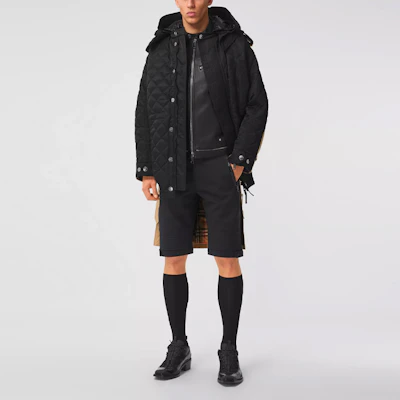 Burberry SS21 Jaket Hitam Nylon dengan Hood Boleh Tanggal Check. 80381891 Lookbook Burberry SS21 Jaket Hitam Nylon dengan Hood Boleh Tanggal Check. 80381891