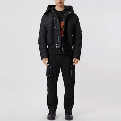 Burberry SS21 Celana Cargo Hitam Kantong Banyak Bahan Katun. 80381331 Purchase Burberry SS21 Celana Cargo Hitam Kantong Banyak Bahan Katun. 80381331