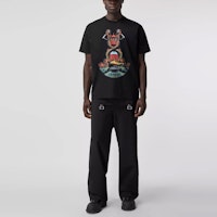 Burberry SS21 Kaos Katun Longgar Motif Mermaid Hitam 80406831 Shop Burberry SS21 Kaos Katun Longgar Motif Mermaid Hitam 80406831