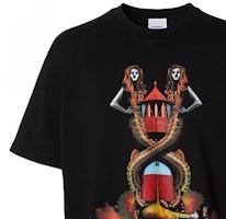 Burberry SS21 Kaos Katun Longgar Motif Mermaid Hitam 80406831 Sizing Burberry SS21 Kaos Katun Longgar Motif Mermaid Hitam 80406831