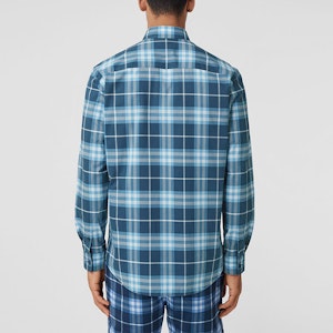 Burberry SS22 藍格紋長袖襯衫 80503601 Shop Burberry SS22 藍格紋長袖襯衫 80503601