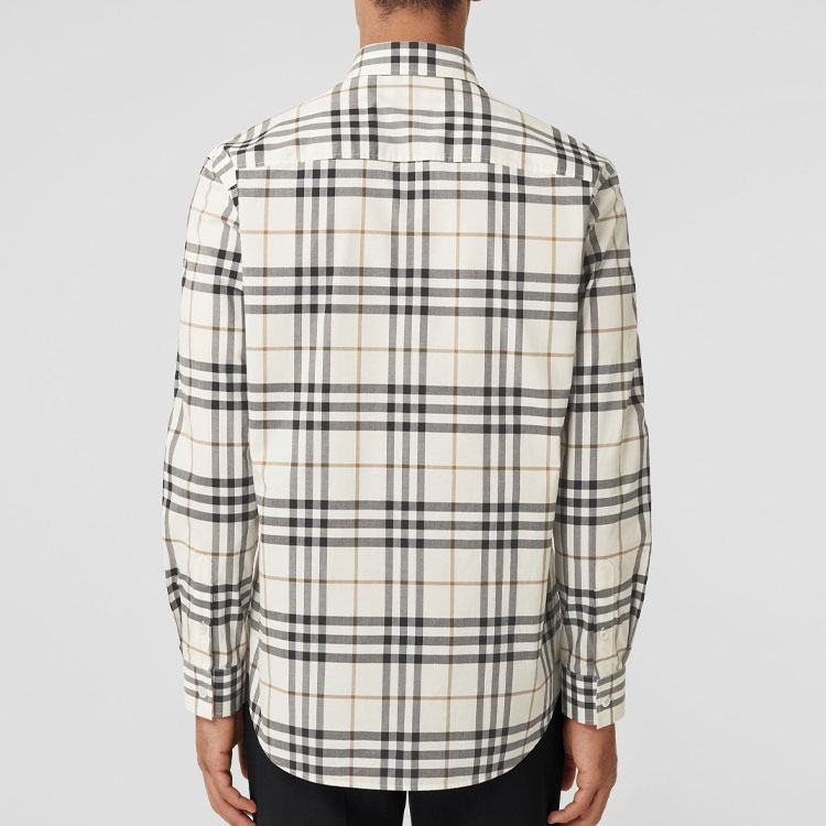 Shop 버버리 SS22 체크무늬 화이트 긴팔 버튼업 셔츠 80502751