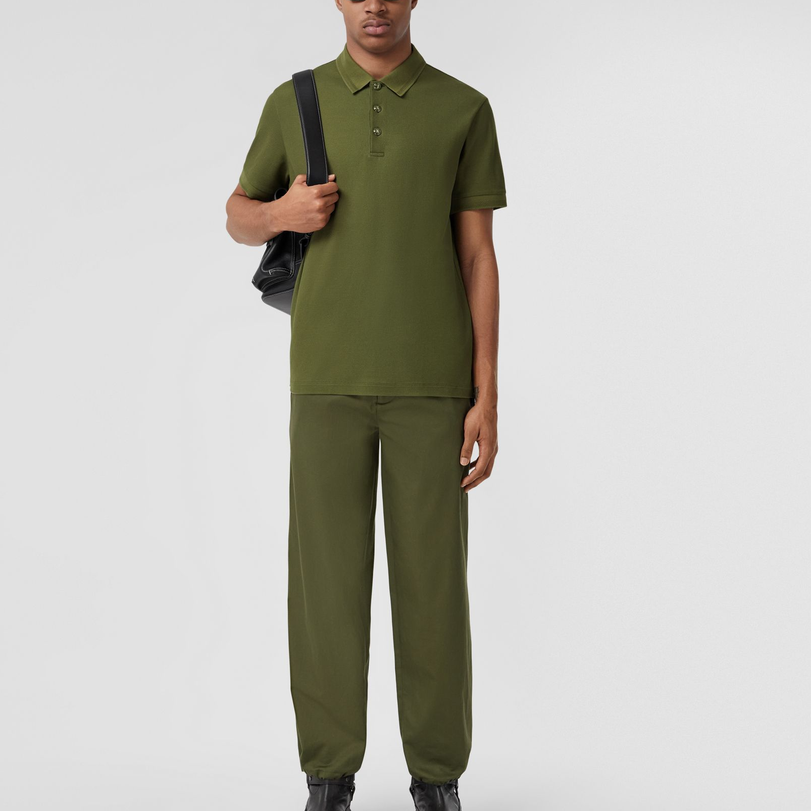 Burberry SS22  Olive Green Solid Casual Polo Shirt. 80552391 圖 4