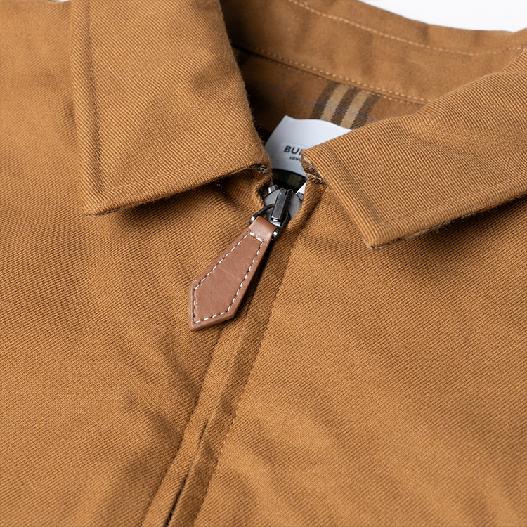 Burberry SS22  Tobacco Zip-Up Jacket with Solid Color Check Detail. 80442141 圖 7