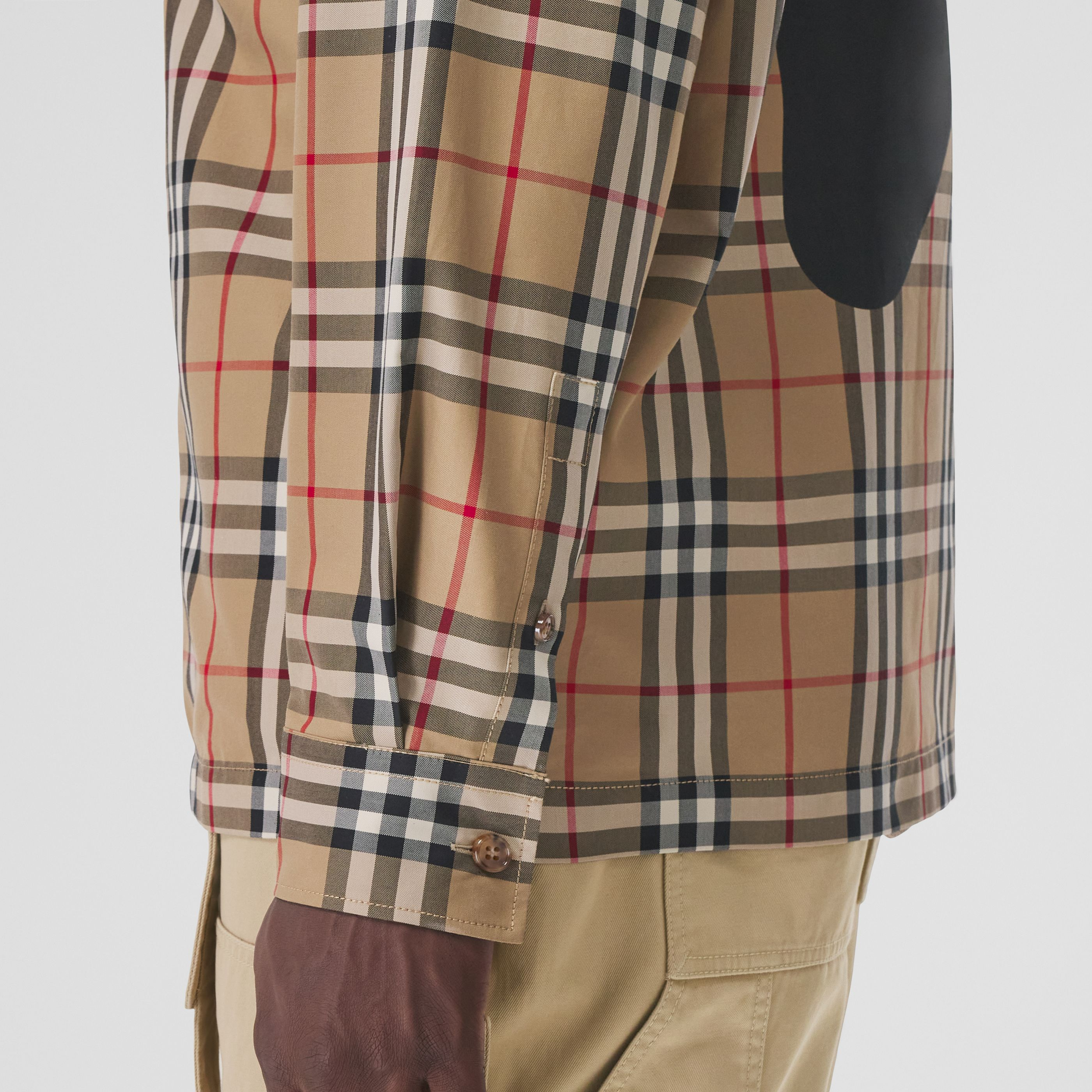 Burberry SS22 Beige Check Monster Print Long Sleeve Zip Shirt for Men. 80524691 圖 6