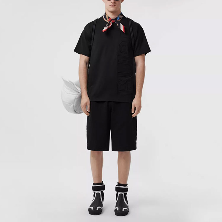 Lookbook Burberry SS22 Black Logo Embroidered Drawstring Loose Fit Casual Shorts Men. 80508941